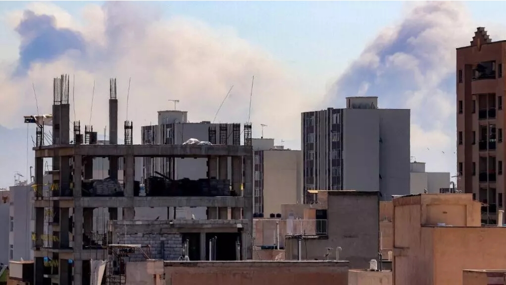 Israel announces that it has struck the Iranian presidency and the Security Council in Tehran
