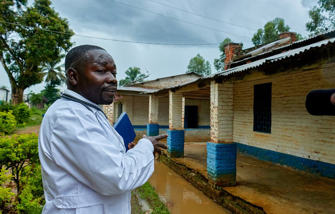 Ebola patients flee in attacks on Congo health facilities, hobbling response
