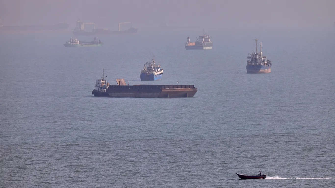 Oil prices rise as traders assess US-Iran talks on Strait of Hormuz deal
